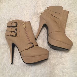 Camel full leather ankle boots with straps